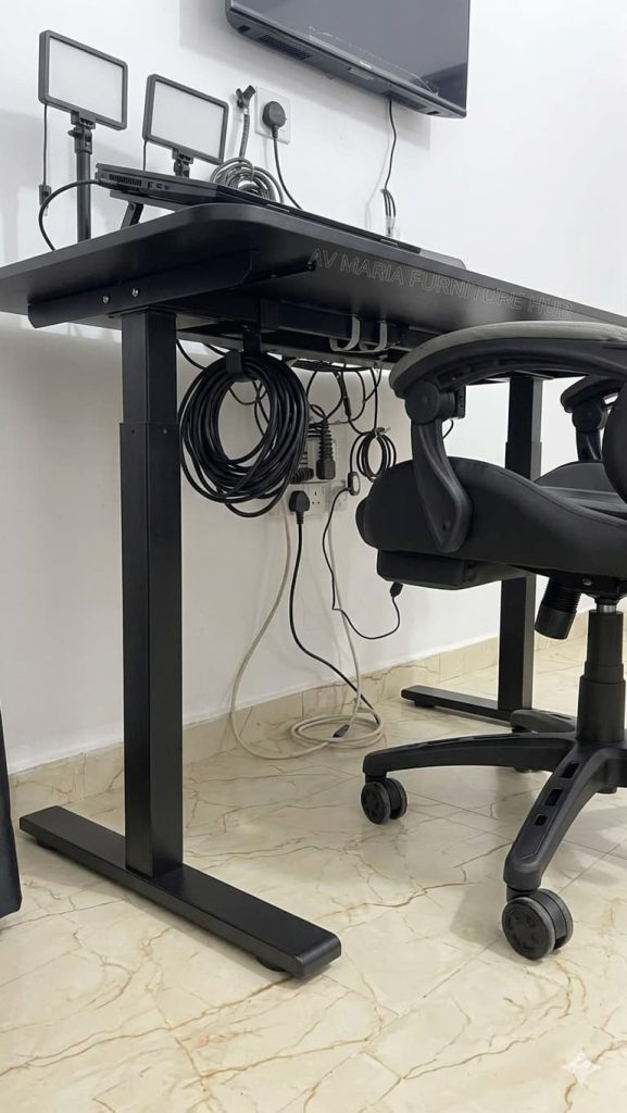 electric adjustable height desk and chair4